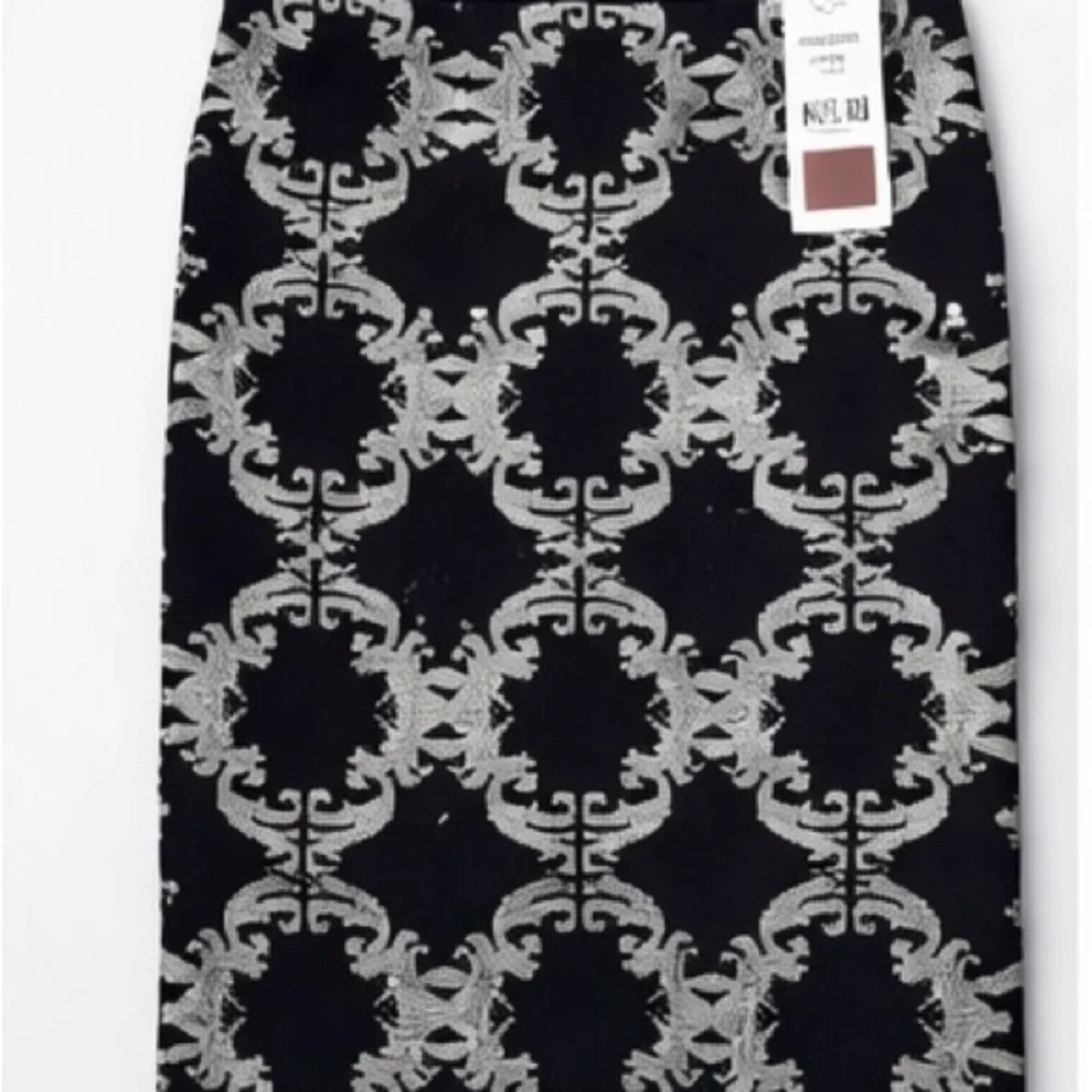 NY&Co Black Silver Metallic Pencil Skirt NWT M - Picture 3 of 16